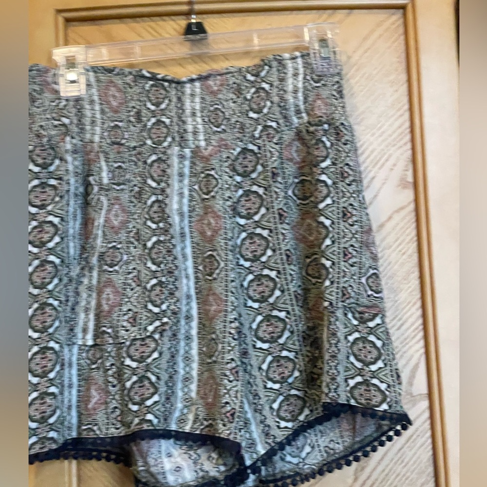 Three dots Patterned Women's Shorts size medium